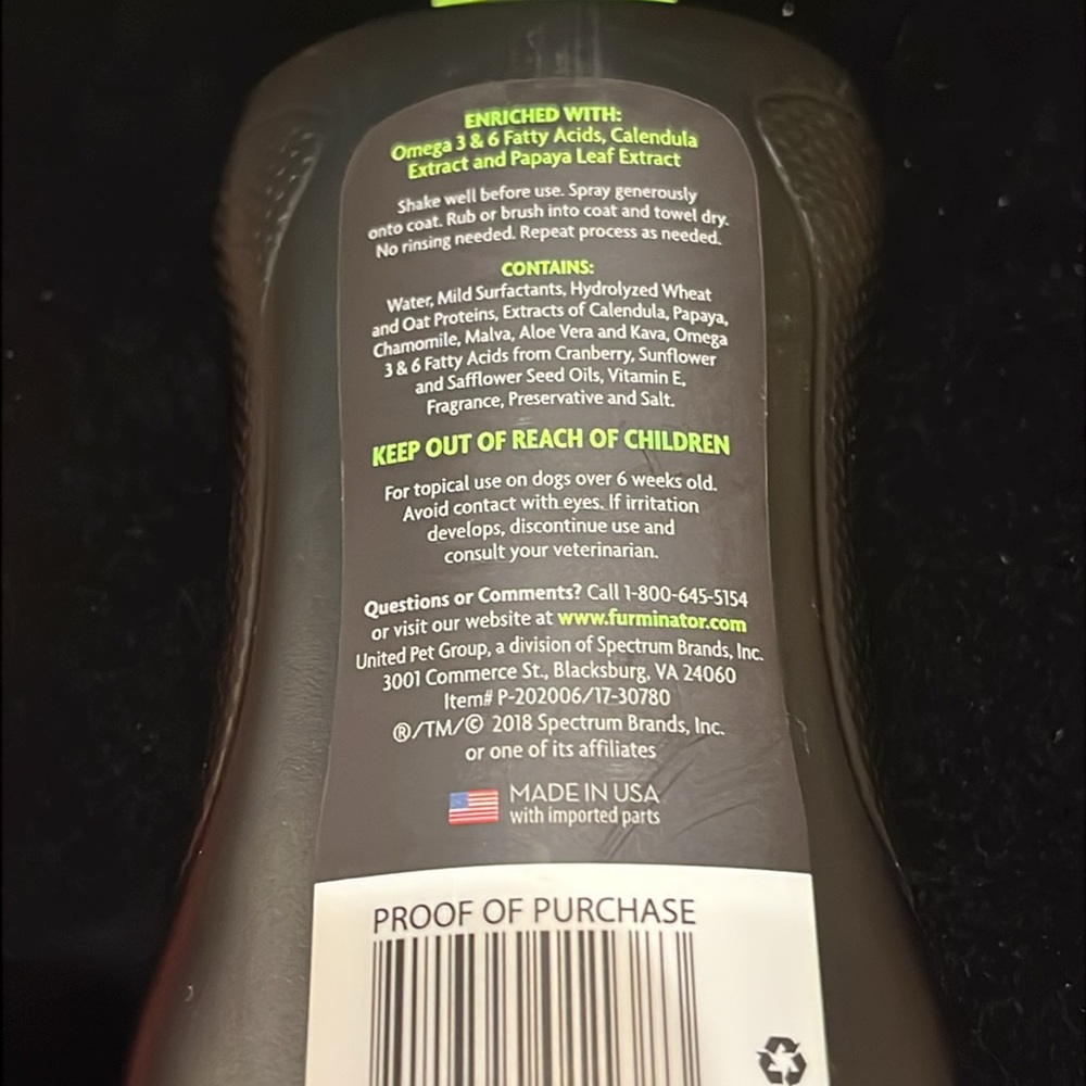 FURminator Black and Yellow deShedding Waterless Spray for Dogs - Picture 11 of 11